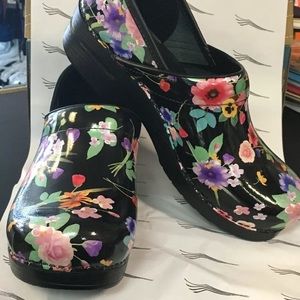 NEW IN BOX Dansko Professional Sz.40-Garden Patent